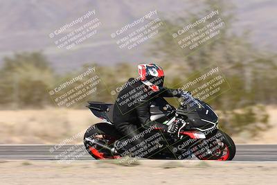 media/Dec-01-2025-Moto Forza (Mon) [[2daa91e15f]]/2-Intermediate Group/Session 3 (Turn 7 Inside Pans)/